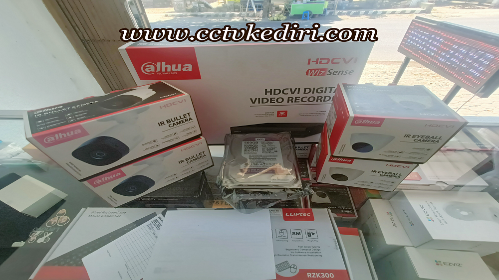 <p>Kamera CCTV dapat difungsikan untuk memperkuat keamanan, baik didalam rumah maupun di tempat usaha, kamera CCTV dapat diartikan sebagai suatu perangkat kamera video digital dan digunakan untuk mengirim sinyal ke layar monitor, CCTV kerap sekali disebut dengan kamera pengintai kualitas terbaik dapat menghasilkan gambar yang jernih dan rekaman akurat.</p>